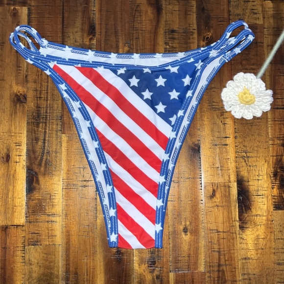 🇺🇸 Triangle Top American Flag Print Bikini Set - Picture 8 of 12